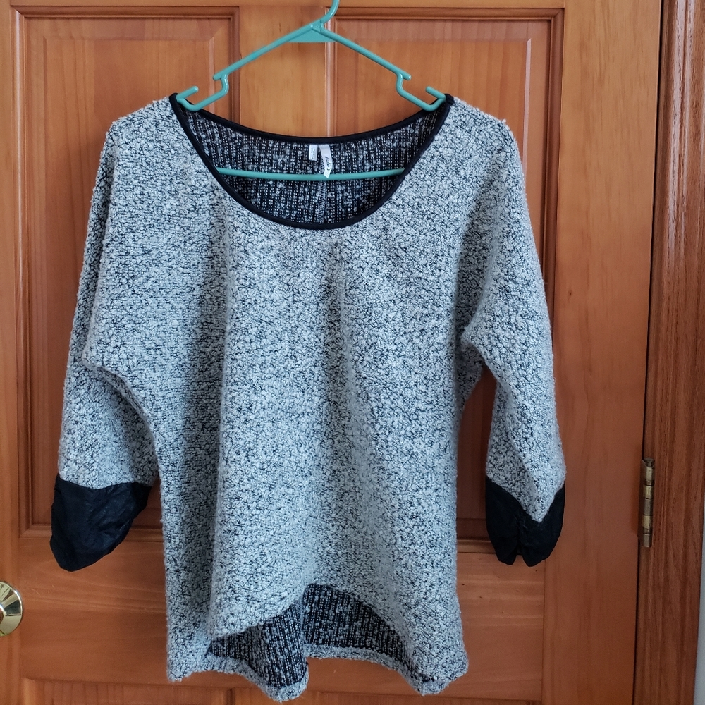Gray top